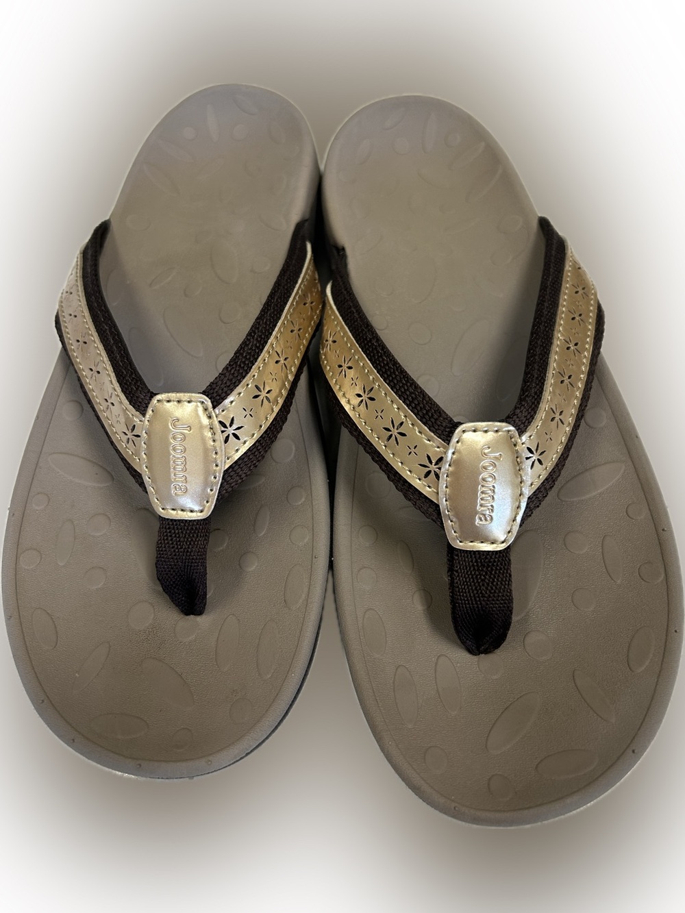 ComfortFit Women’s Gray, Brown  & Gold Floral-Accent Flip Flop Sandals